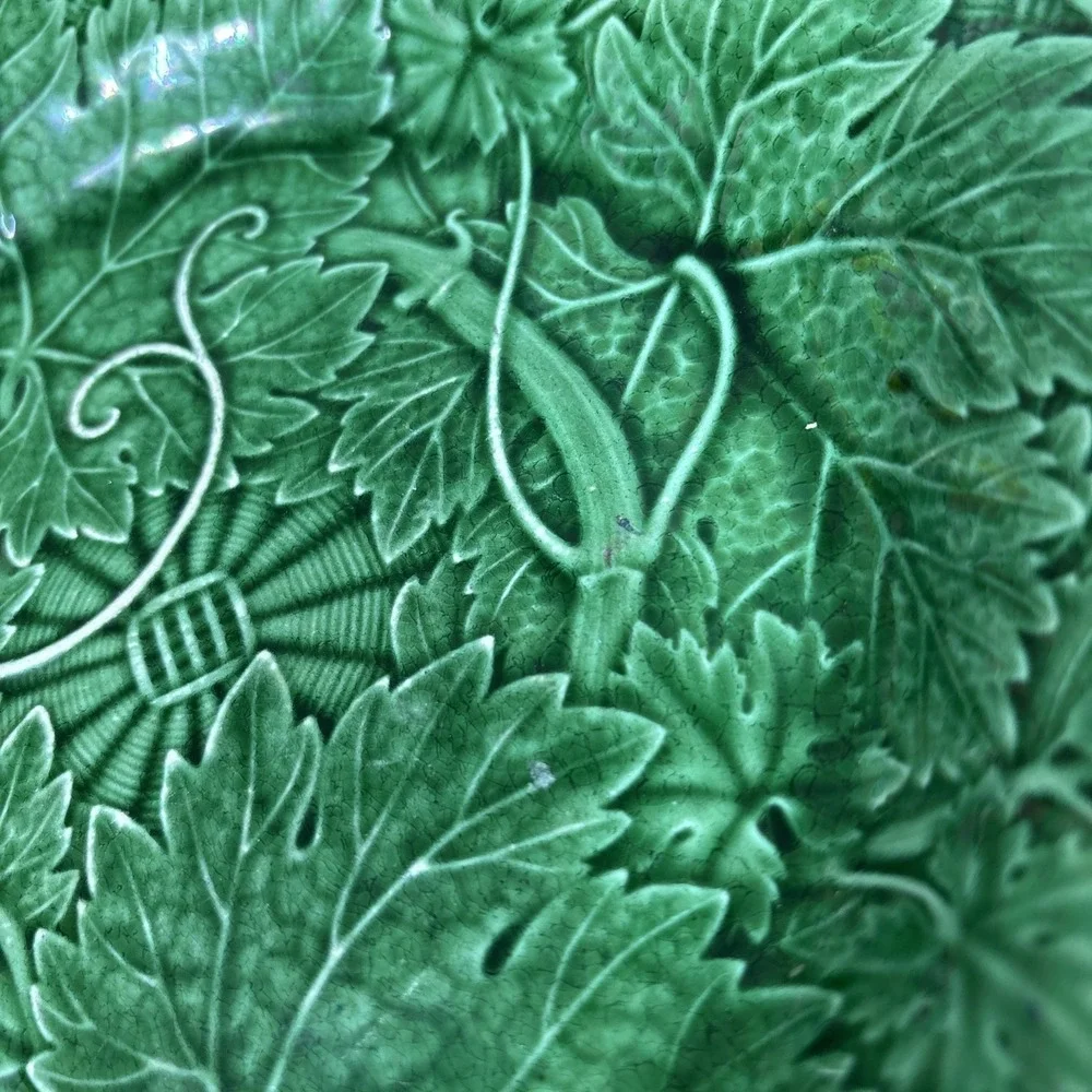 3 Antique WEDGWOOD GREEN MAJOLICA GRAPEVINE RELIEF PLATE - 8 3/8